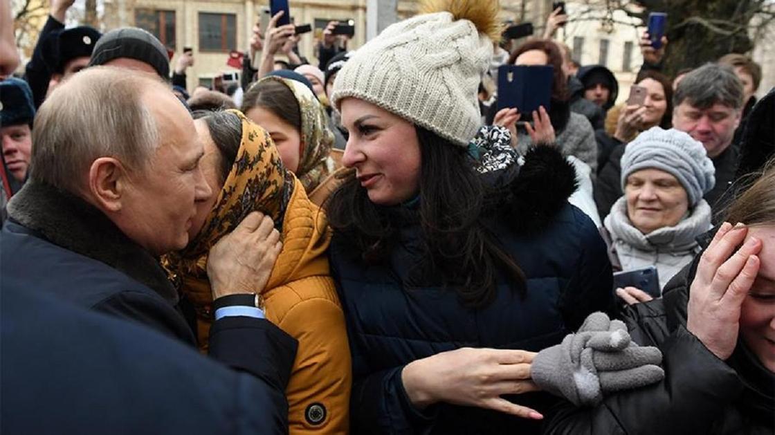 Стало известно содержание записки от сделавшей Путину предложение девушки