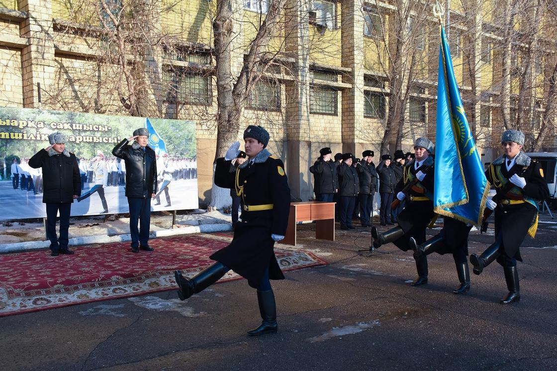 Пятерых полицейских наградили в Карагандинской области