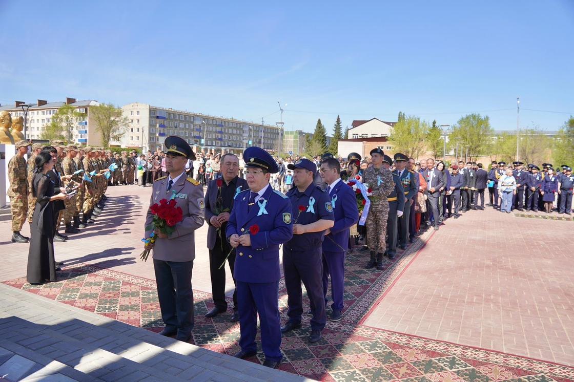 Аллея героев в поселке Касыма Кайсенова