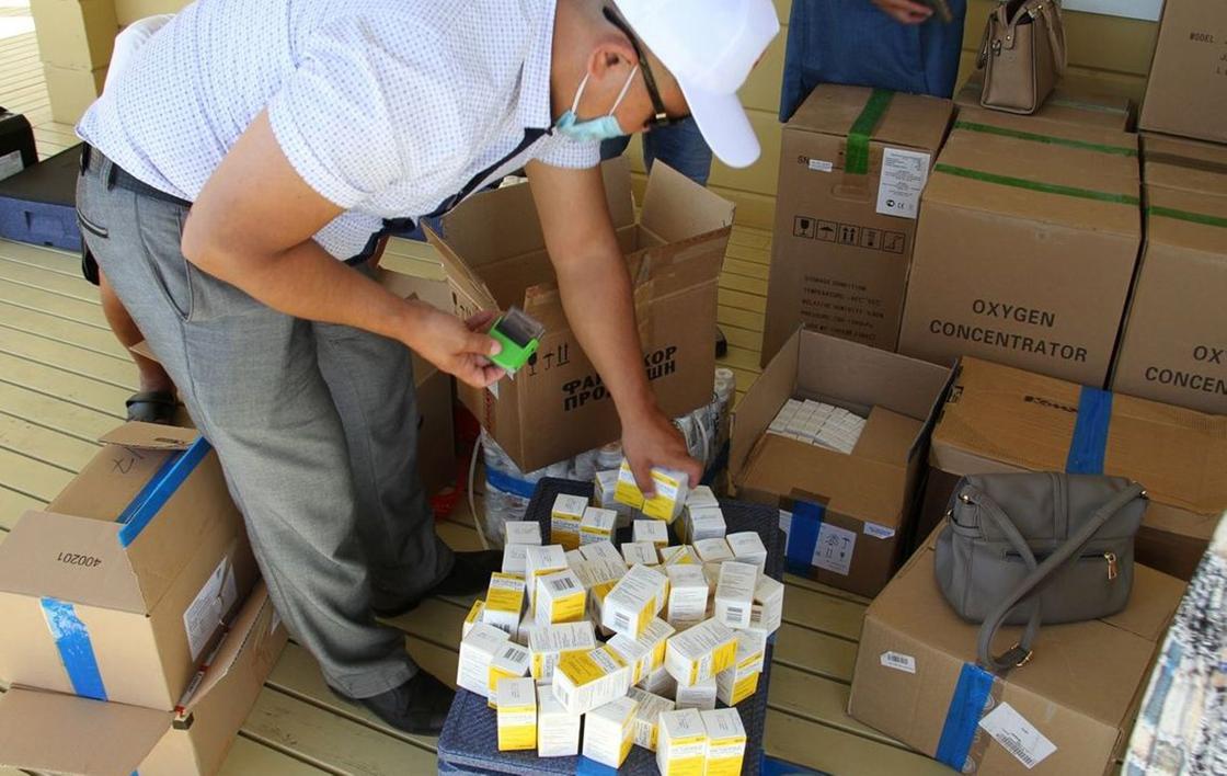 Казахстанец отправил в родной аул лекарства на 12,4 млн тенге (фото)