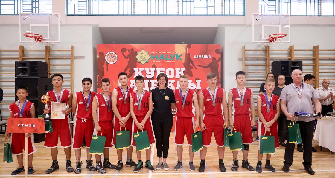 «Мой кумир – Кайри Ирвинг»: Чемпионат по баскетболу прошел в Алматы