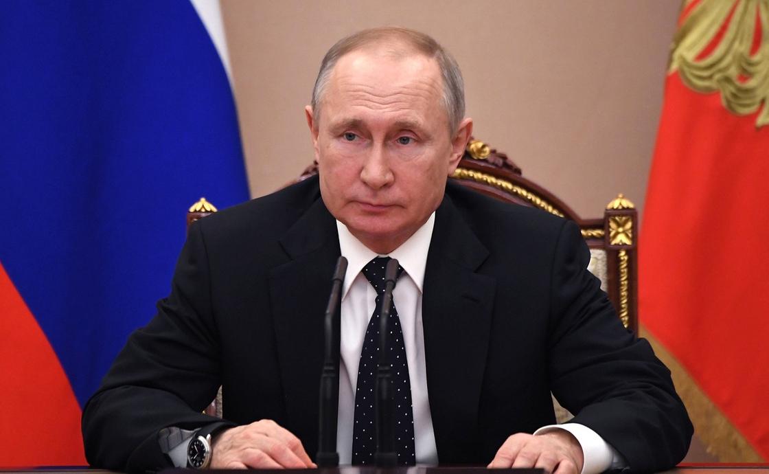 Путин елдегі демалыс уақытын 30 сәуірге дейін создырды