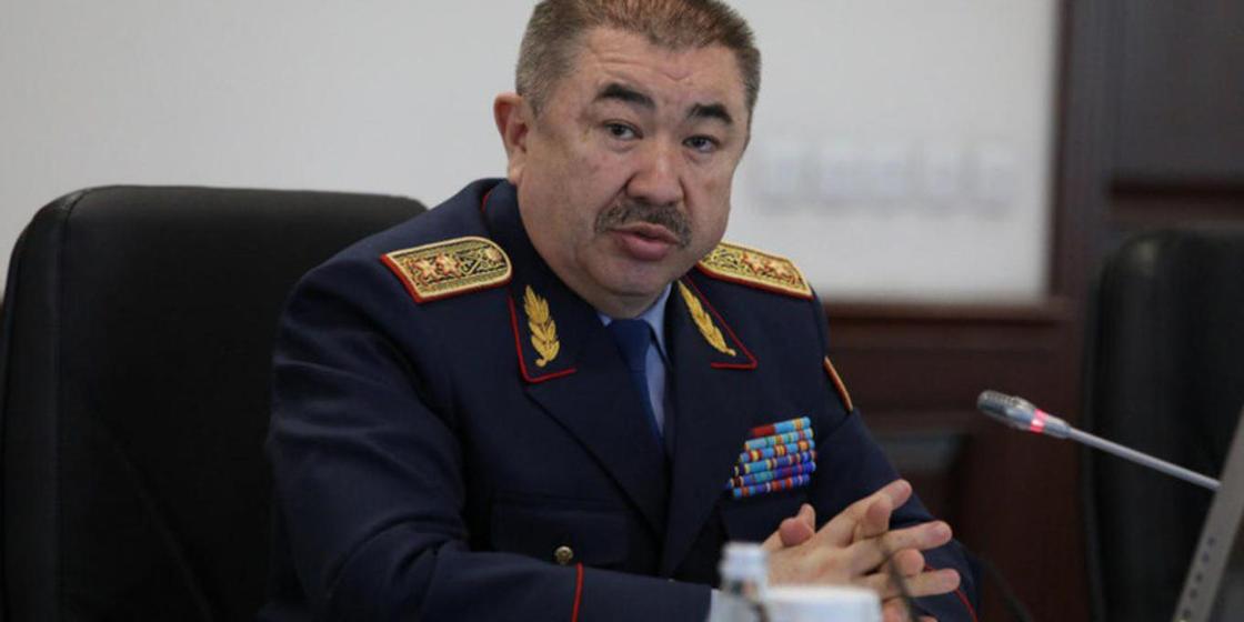 "Снаряды лежат на улицах": Тургумбаев объяснил, почему в Арысь не пускают людей