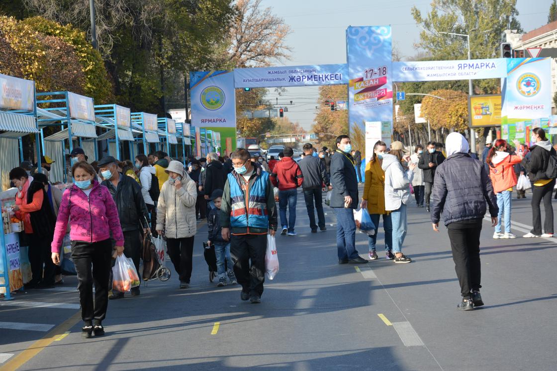 Ярмарка в Алматы