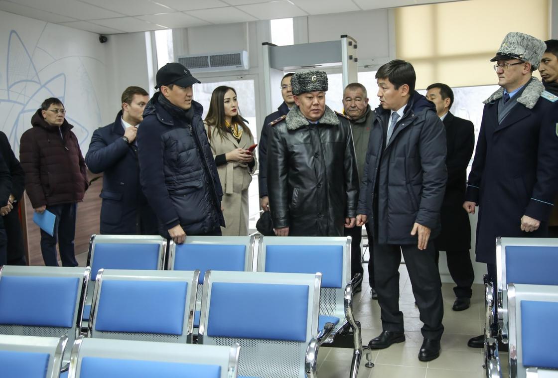 Первые фронт-офисы полиции открылись в Алматы (фото)