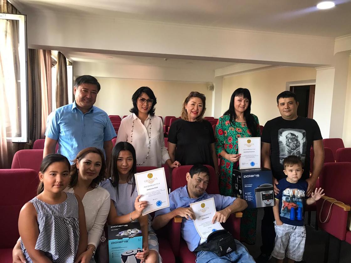 "В нашей семье никогда не разводились": в Алматы выбрали самые счастливые семьи