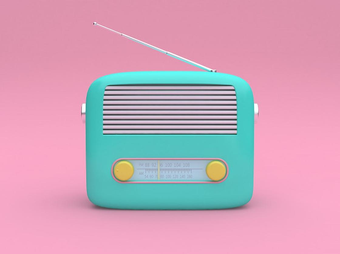 Бирюзовое радио на розовом фоне
