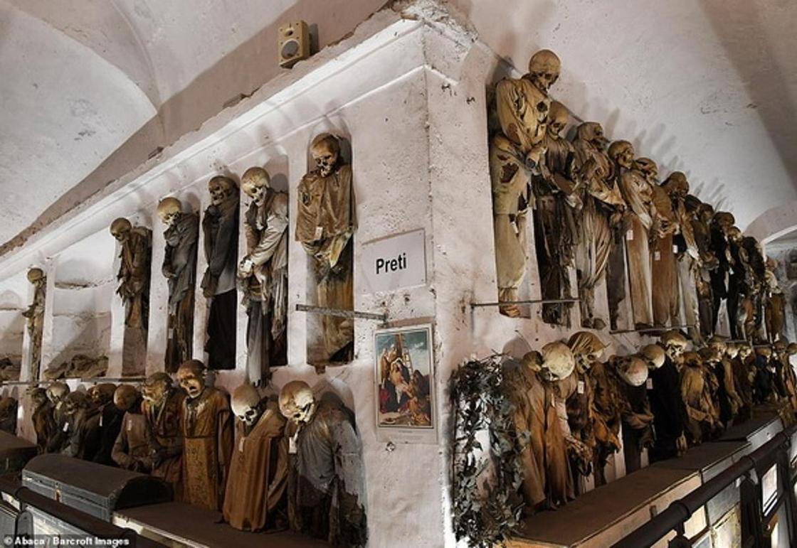 «Город мертвых»: где находится одно из самых жутких кладбищ мира