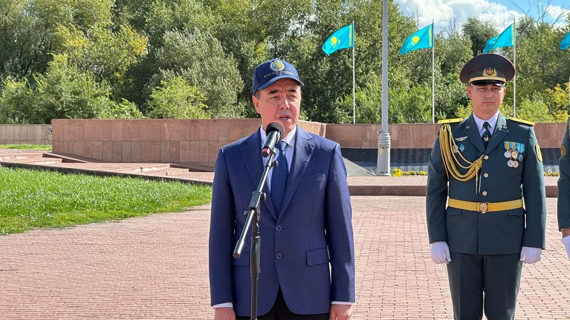 Оралда 20 бозбала абыройлы борышын өтеуге аттанды