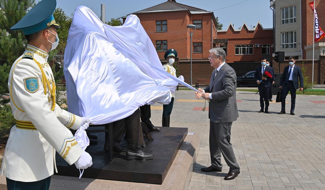 Памятник открыли в Нур-Султане
