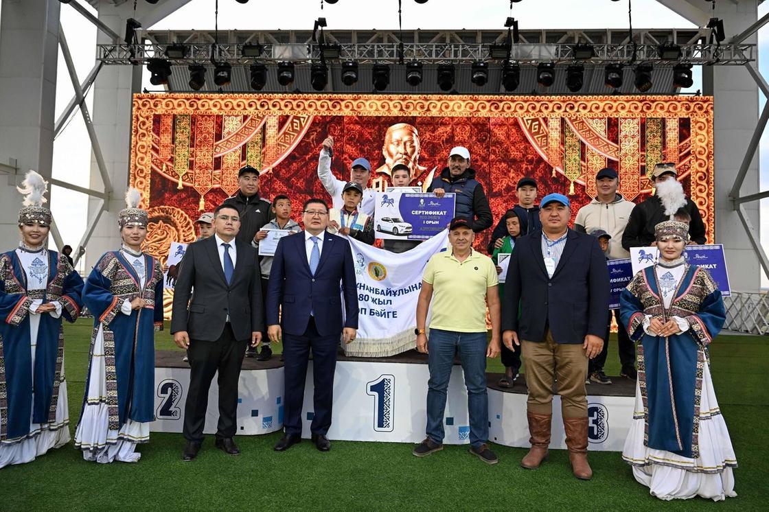 180-летие Абая завершилось в Абайском районе