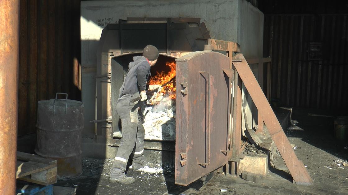 Носки на миллион тенге сожгли в Алматы