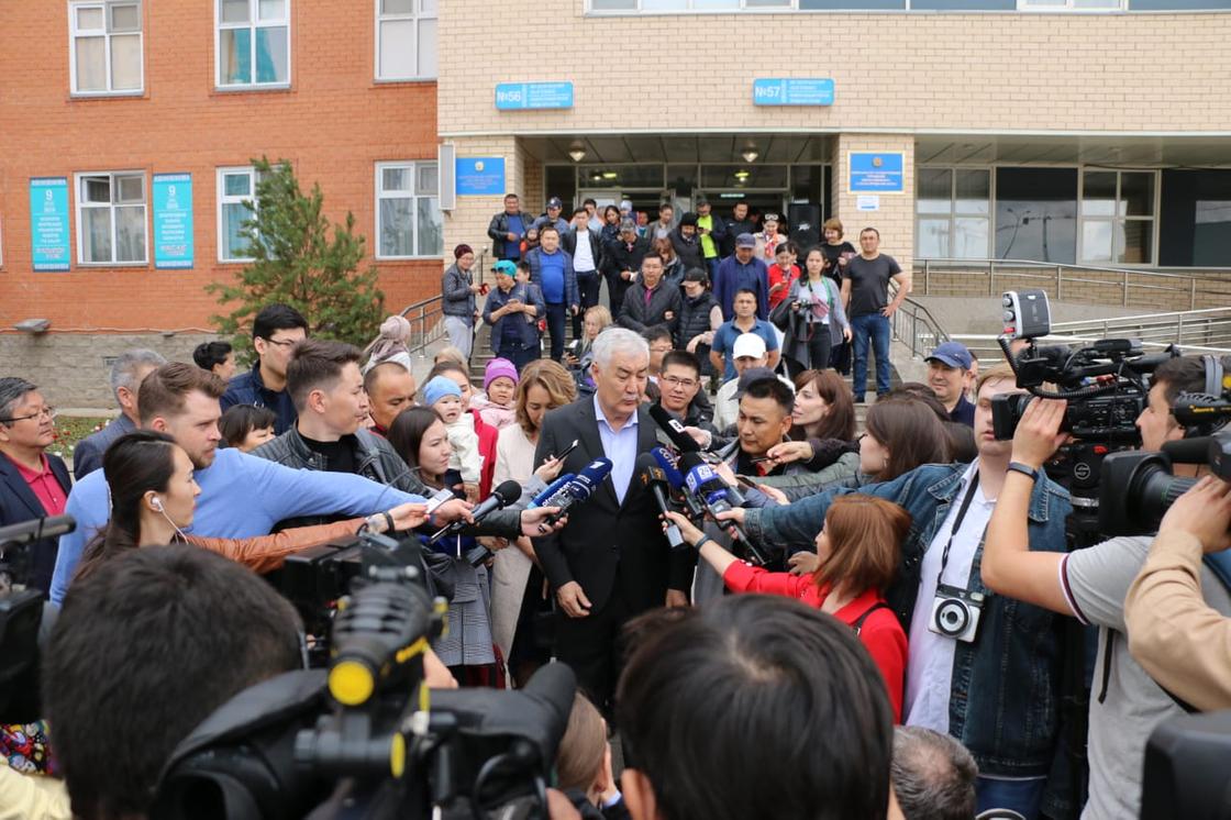 Астанчане окружили Косанова на президентских выборах