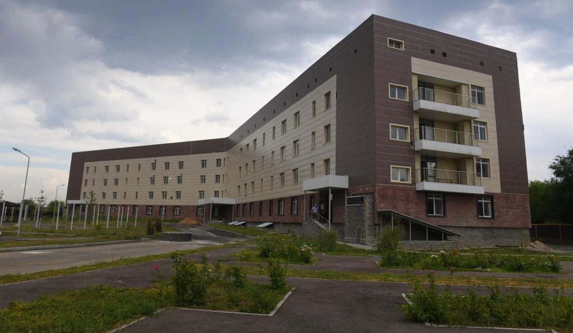 Сагинтаев оценил ход подготовки новых "ковидных" госпиталей в Алматы