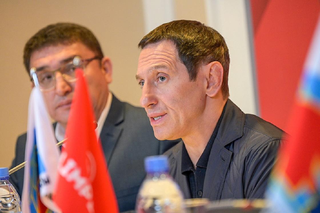 Юрий Мельниченко