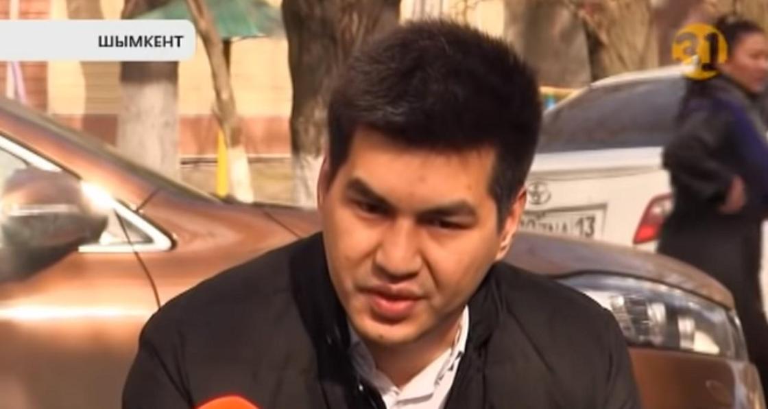 Юрист одного из банков заявил о нападении со стороны недовольного клиента в Шымкенте Юрист одного из банков заявил о нападении со стороны недовольного клиента в Шымкенте