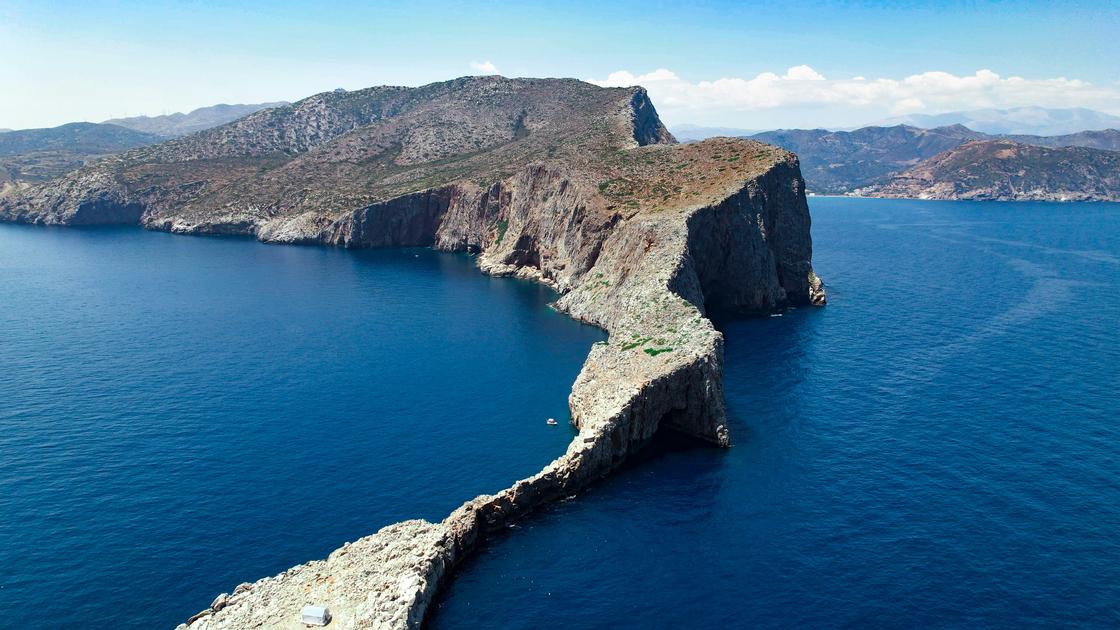 Вид с высоты на мыс Ставрос на острове Крит