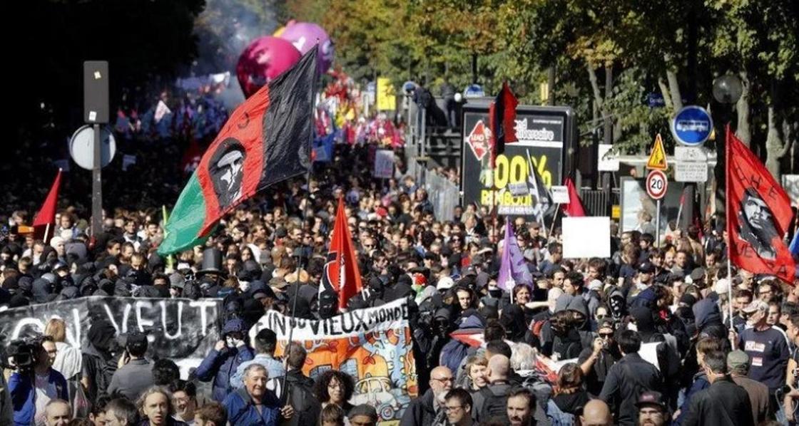 Тысячи французов вышли на демонстрации против антисемитизма