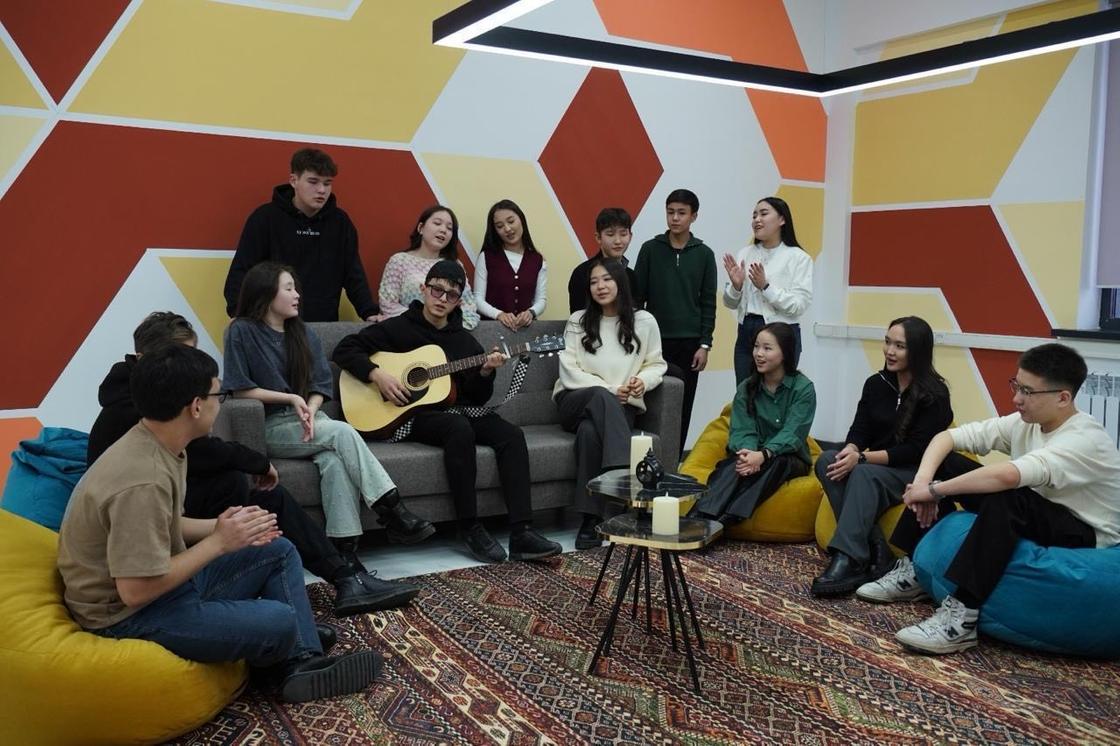 Работа с молодежью