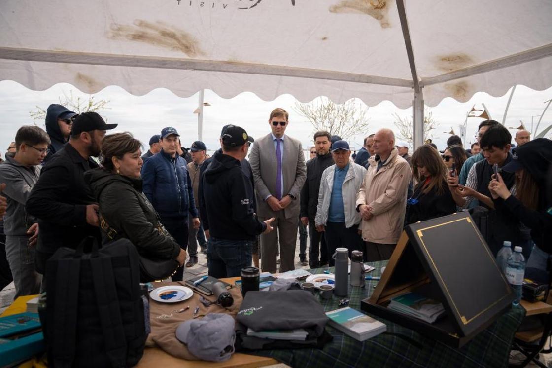 Торжественная передача новой благоустроенной набережной в коммунальную собственность Торжественная передача новой благоустроенной набережной в коммунальную собственность