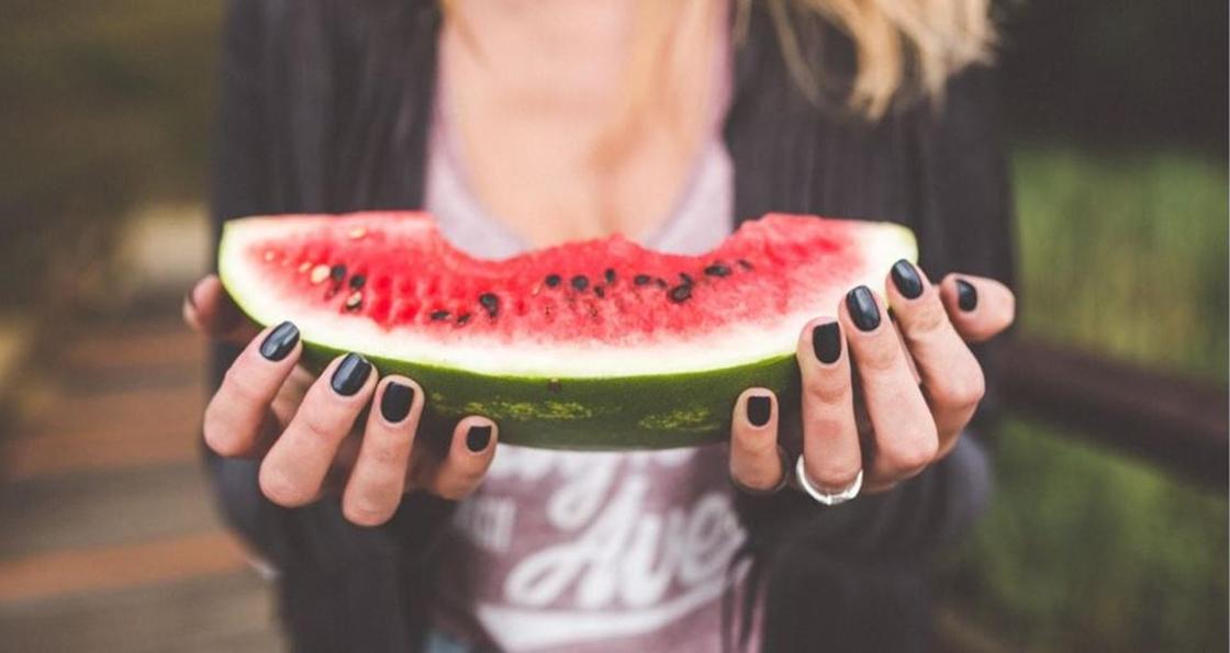 Названы 5 лучших летних фруктов для похудения