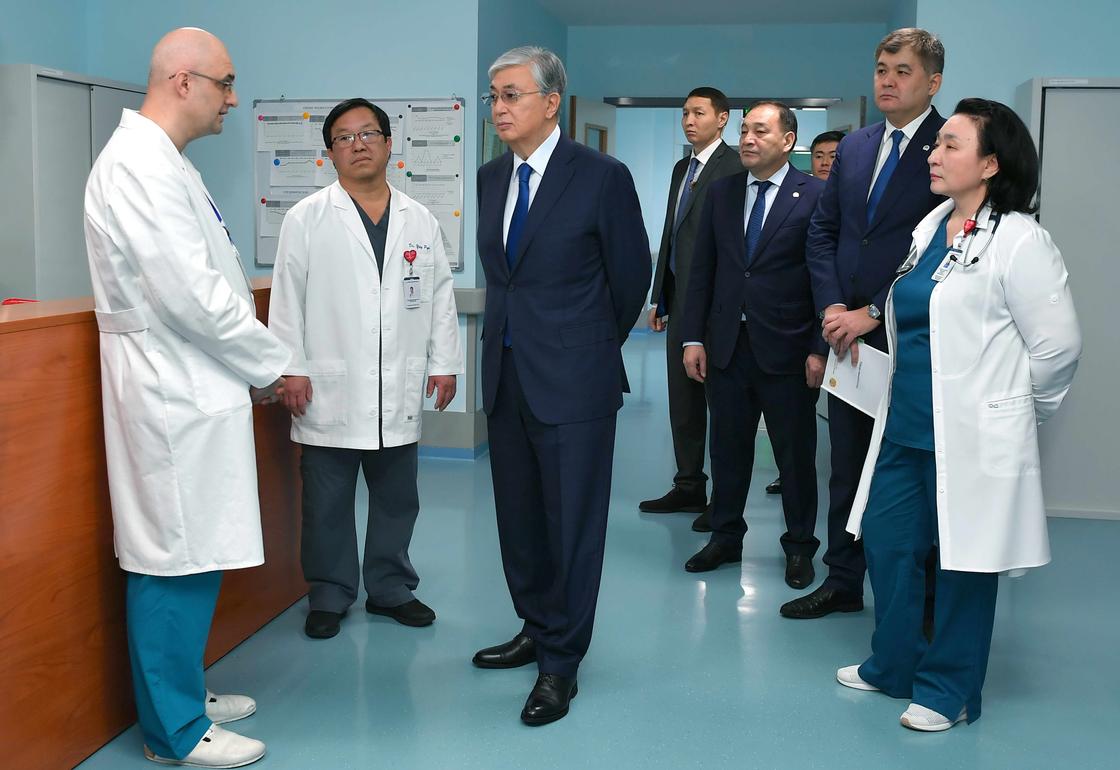 Глава государства посетил АО "Национальный научный кардиохирургический центр"