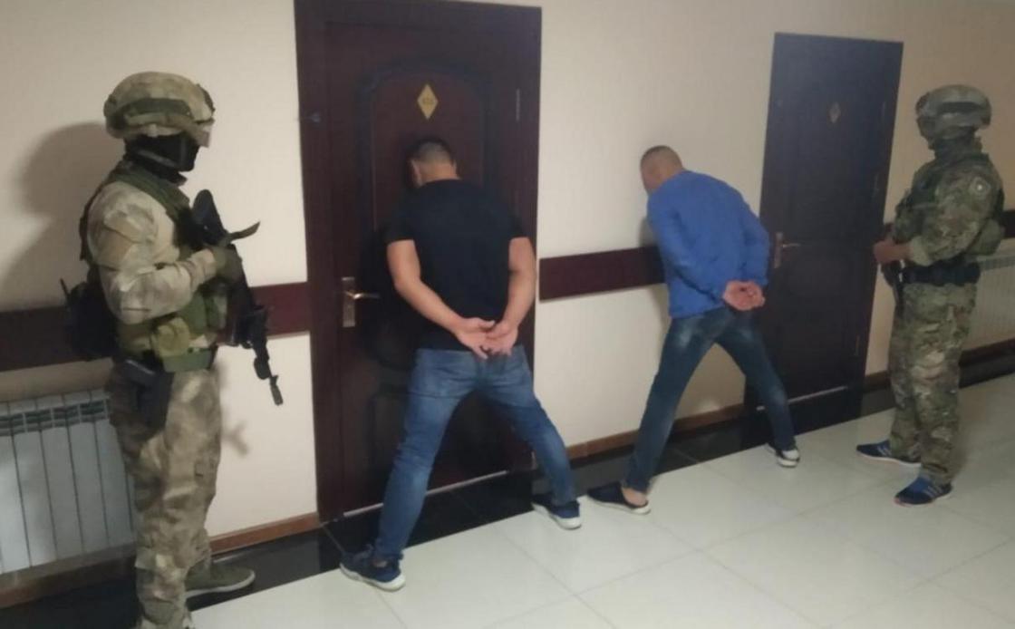 Братьев из Шымкента подозревают в угонах дорогих авто Братьев из Шымкента подозревают в угонах дорогих авто