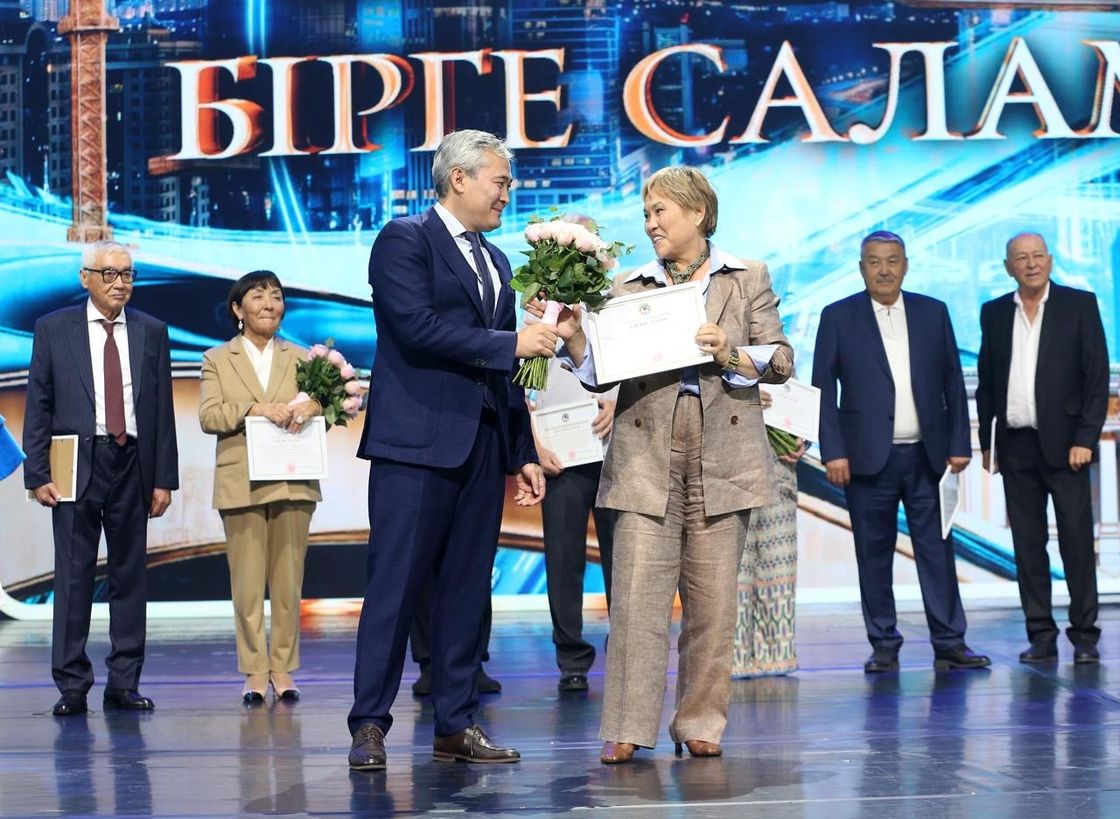 Поздравление строителей Алматы с профессиональным праздником