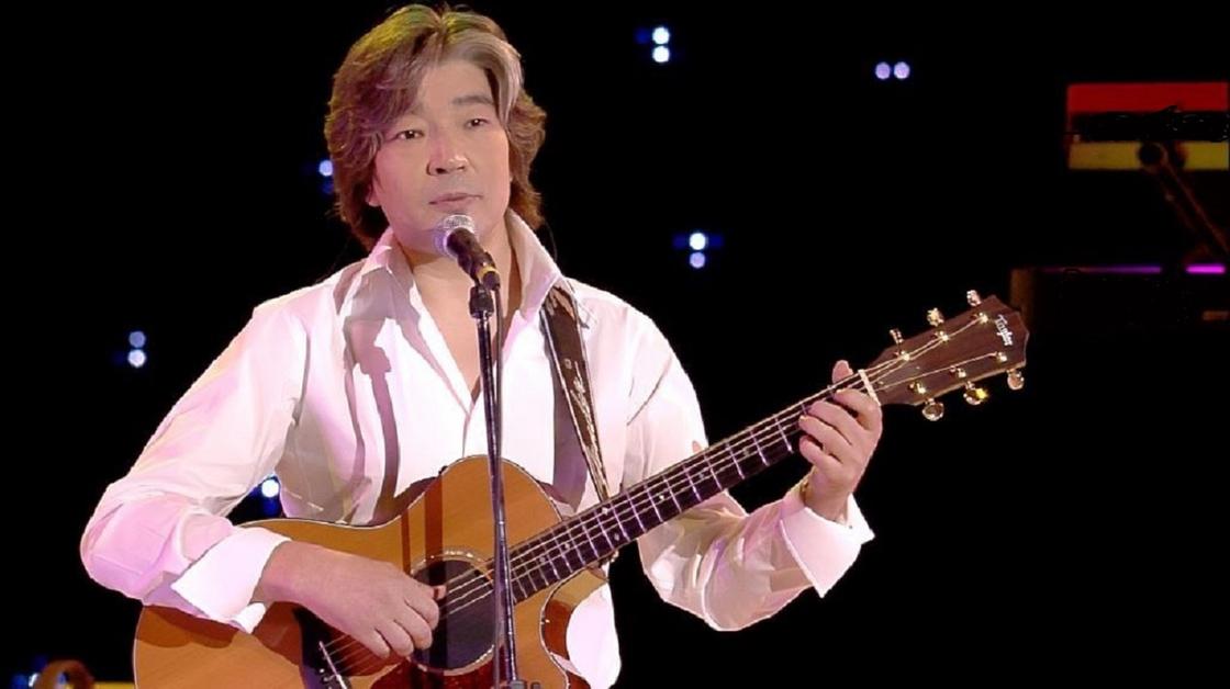 Еркеш Шакеев на живом концерте, Астана