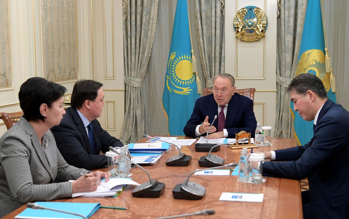 Назарбаев: Көпбалалы отбасылар әлеуметтік көмекті бірінші сәуірден бастап алуы тиіс