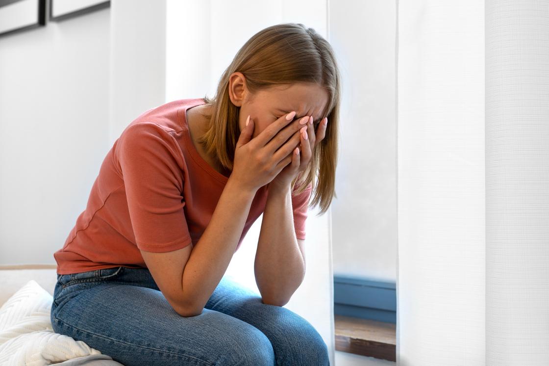 Предменструальный синдром: сколько длится, как распознать и пережить ПМС