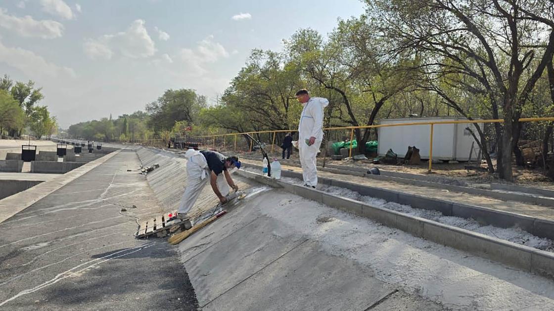 Работы на реке