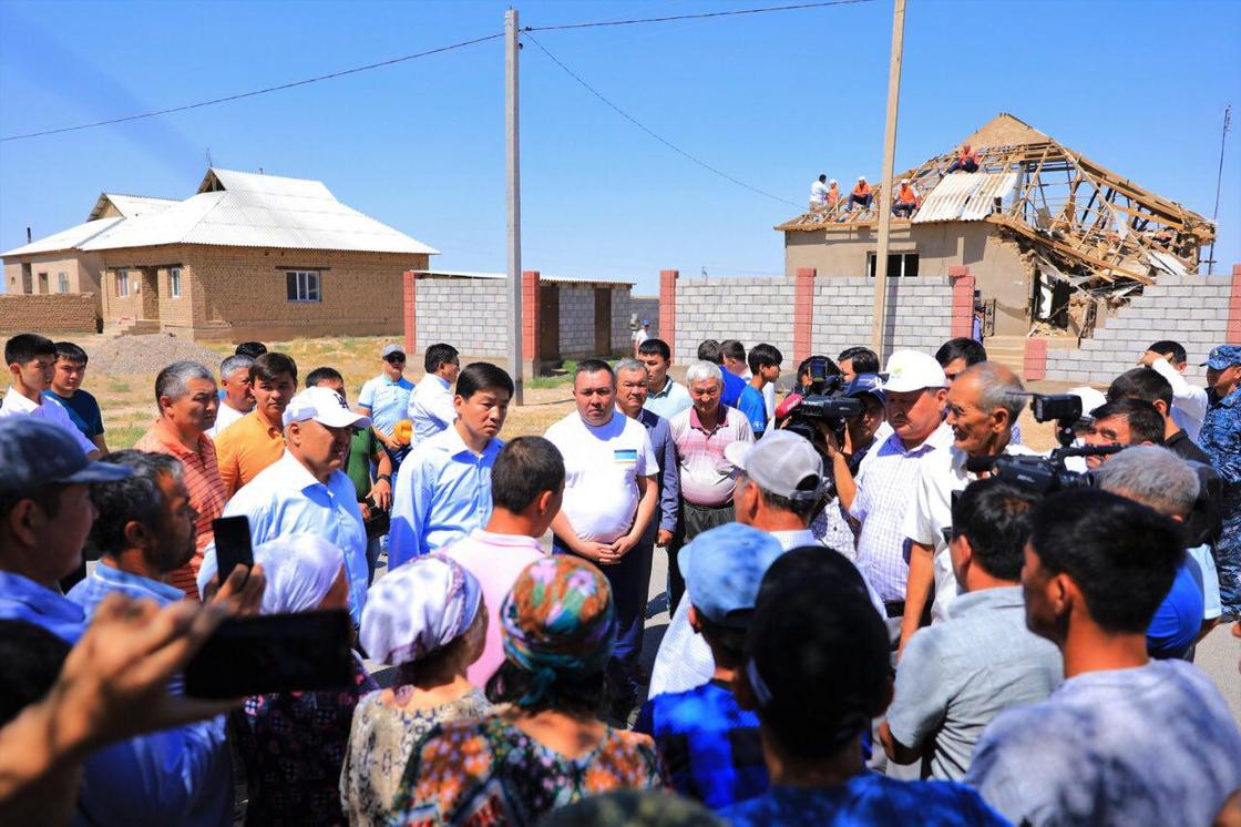 Бауыржан Байбек встретился с жителями города Арыс