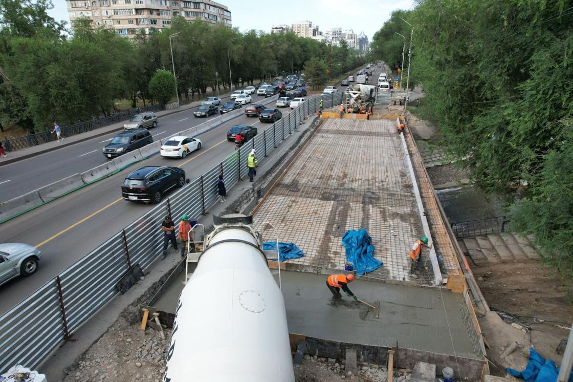 Реконструкция моста в Алматы