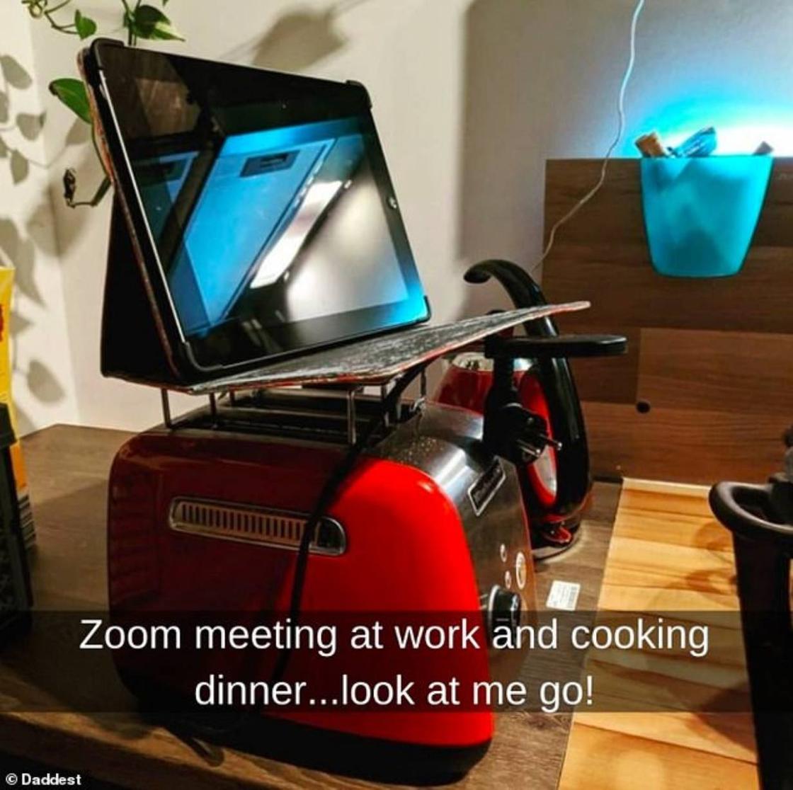Zoom-конференция во время готовки