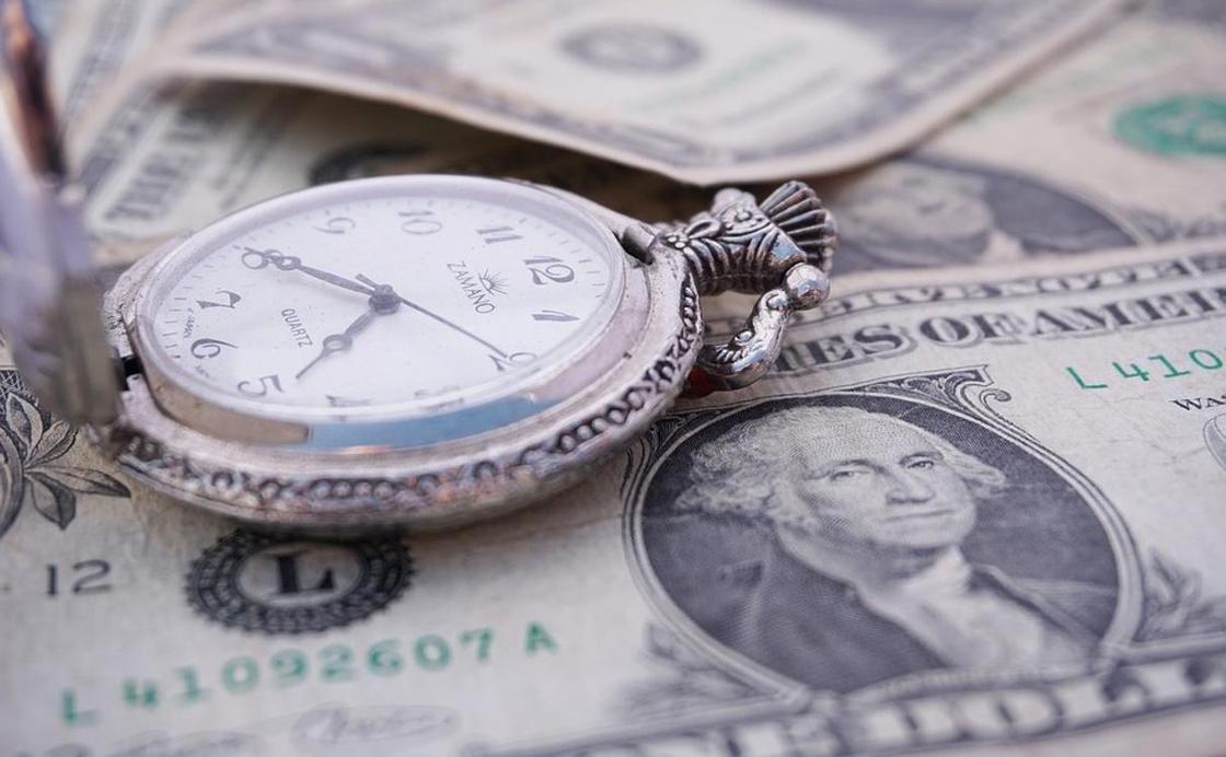 Доллар может потерять статус основной резервной валюты, считает эксперт