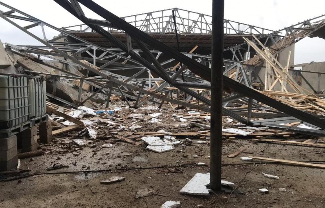 Строящееся здание частично обрушилось в Шымкенте (фото)