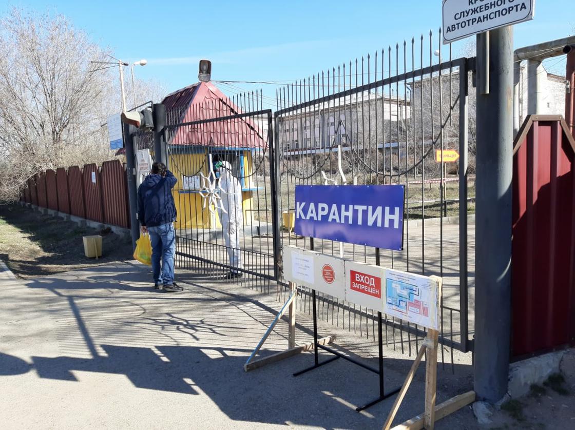 В инфекционной больнице Уральска зараженные КВИ пытались нарушить карантинный режим