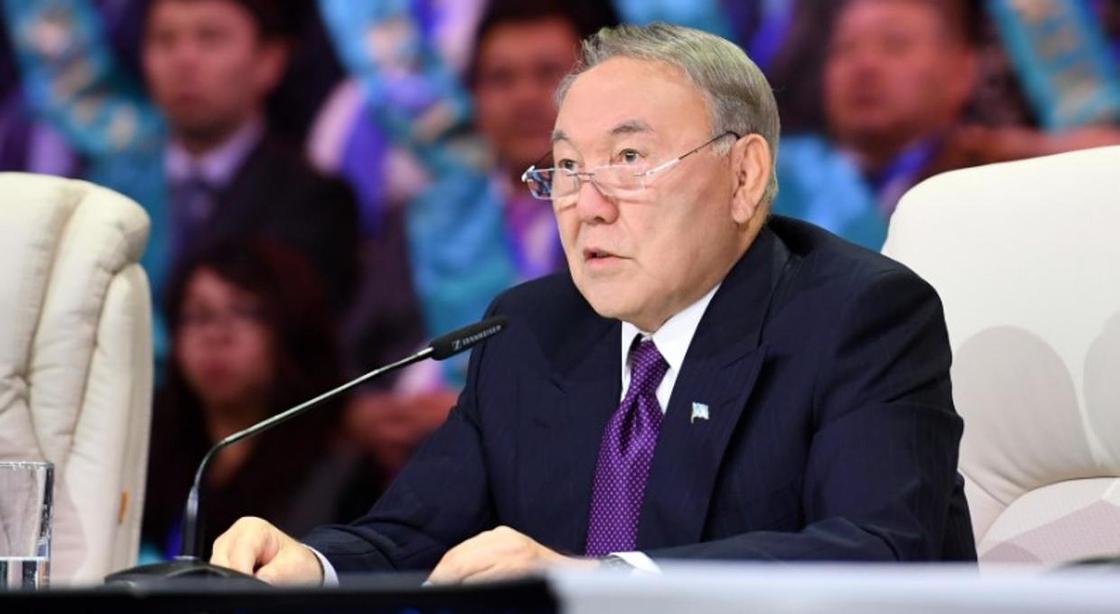 Назарбаеву присвоен статус «Почетный сенатор»