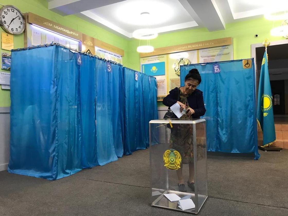 Выборы президента начались в Казахстане