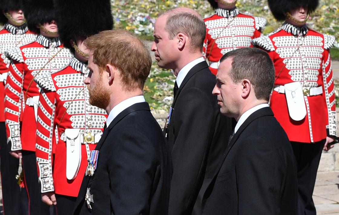 Принцы Гарри и Уильям на похоронах принца Филиппа