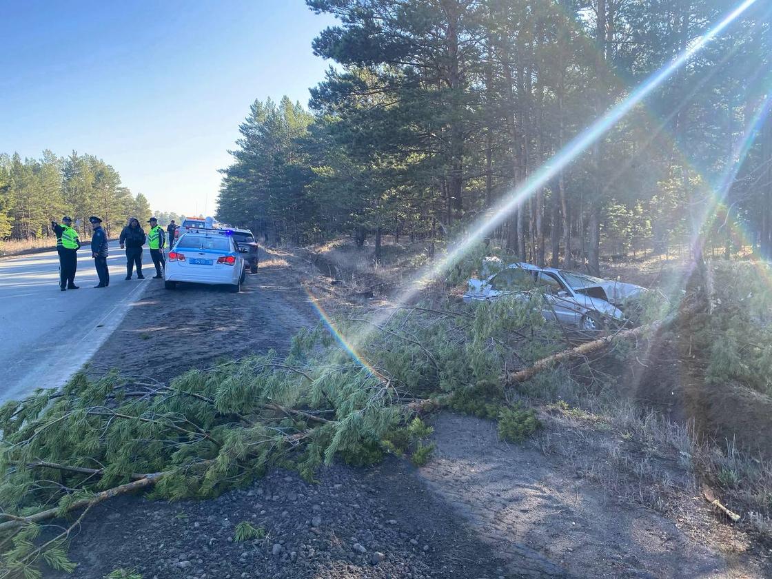 Автомобиль попал в аварию Автомобиль попал в аварию