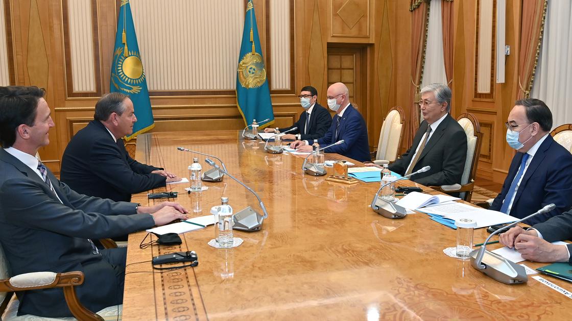 Касым-Жомарт Токаев во время встречи с главами ТНК