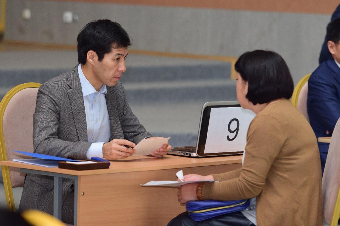 272 жителя Западного Казахстана встретились с акимом области
