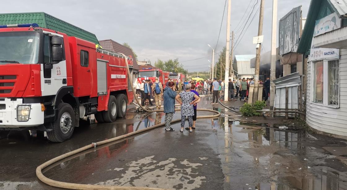 Пожарные машины в селе Чапай Алматинской области