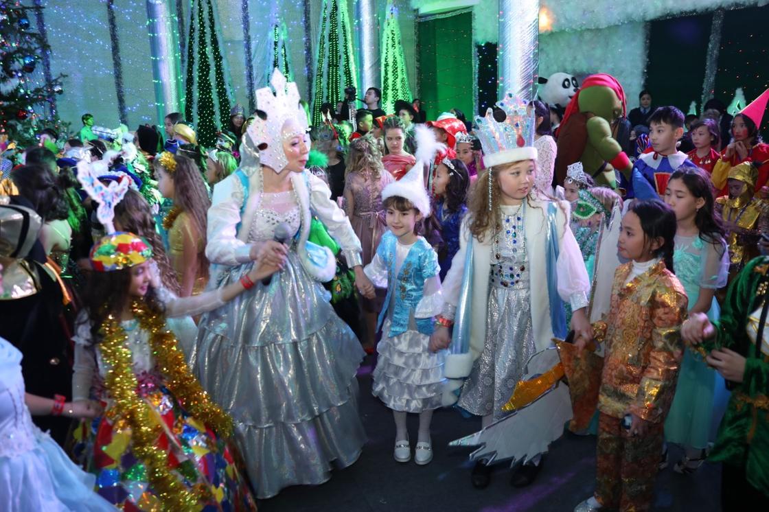 450 детей из ВКО получили нетбуки в подарок на Новый год