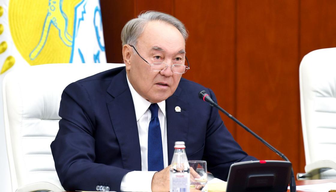 Нурсултан Назарбаев выразил соболезнования в связи с крушением лайнера под Алматы