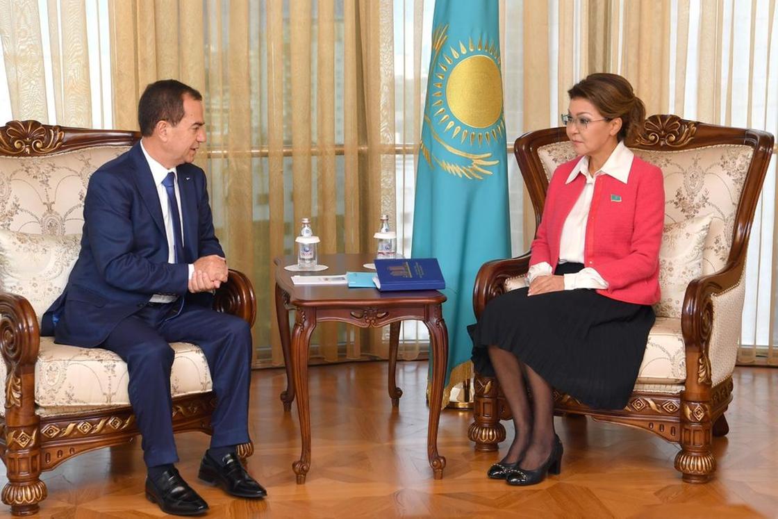 Иностранцы должны уважать казахские обычаи, считает Назарбаева