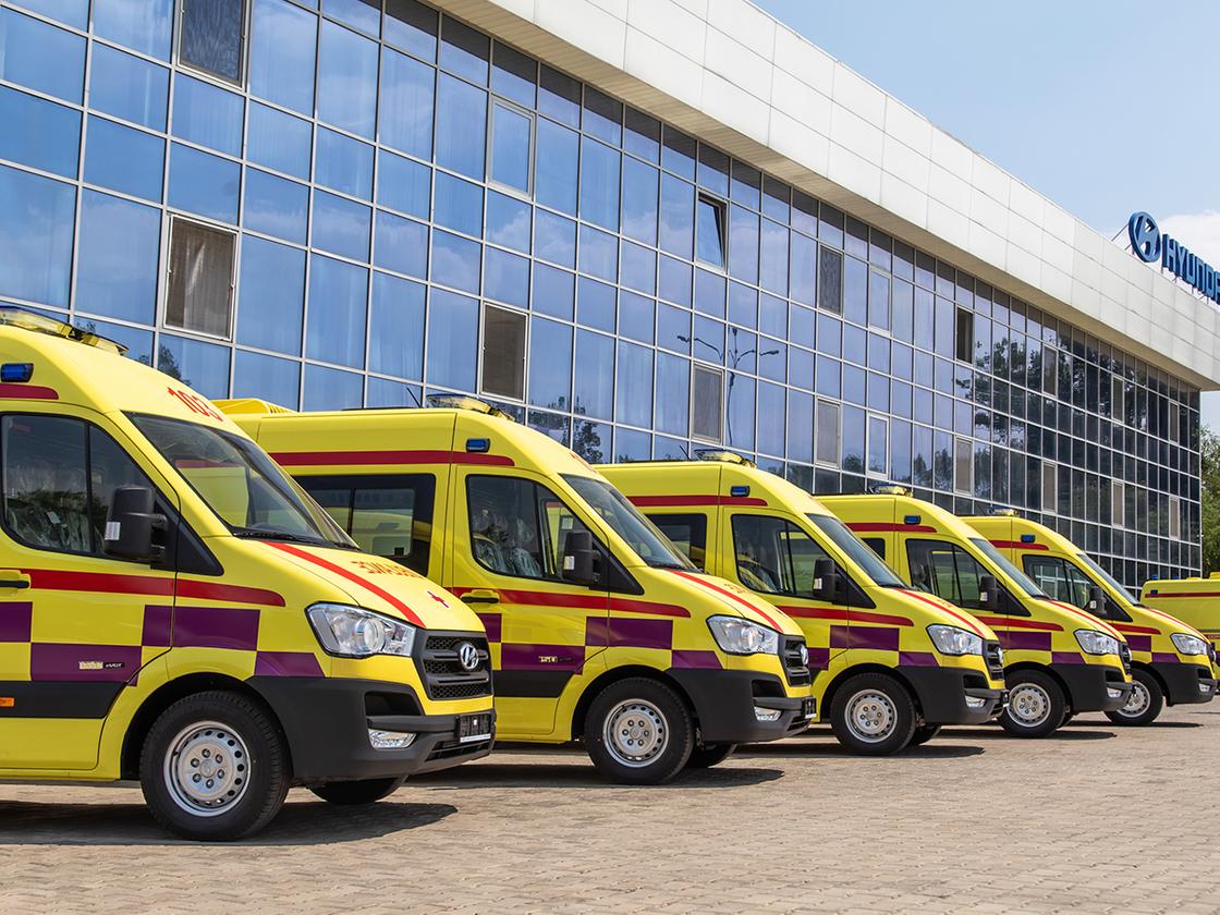 807 машин скорой помощи доставят казахстанским врачам