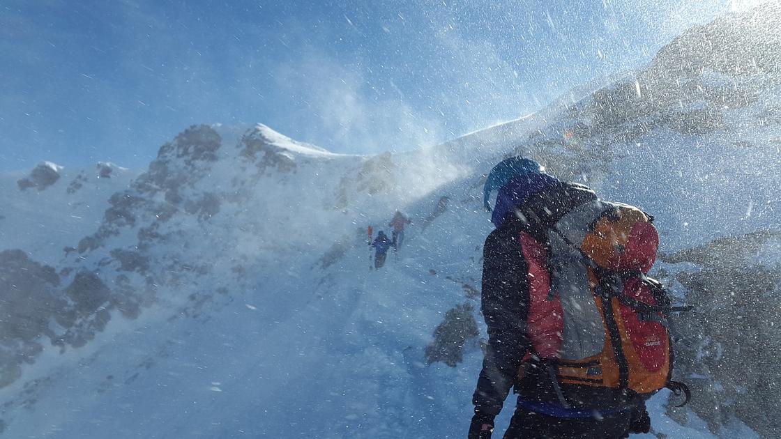 Десять альпинистов заблудились на Эльбрусе